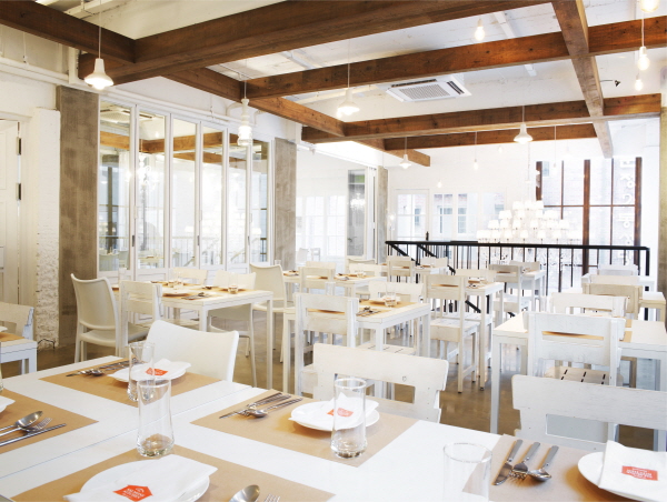 Salmone Kitchen 002.jpg