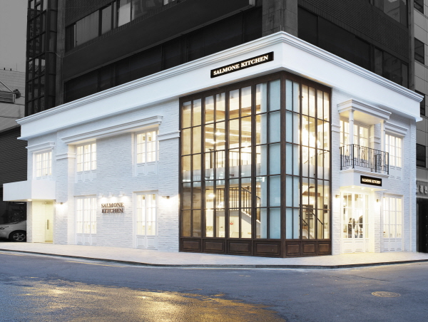 Salmone Kitchen 012 1.jpg